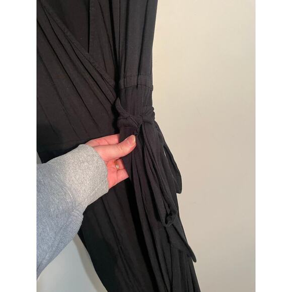 Tonlé Lotus Wrap Dress in Black Ethically Made - Picture 6 of 11